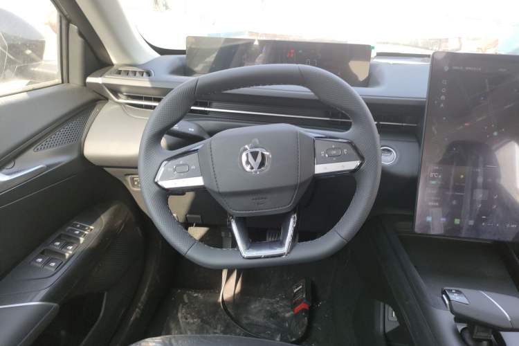 Used Changan Eado 2025 Blue Whale 1.5T 500Bar Prestige Model
