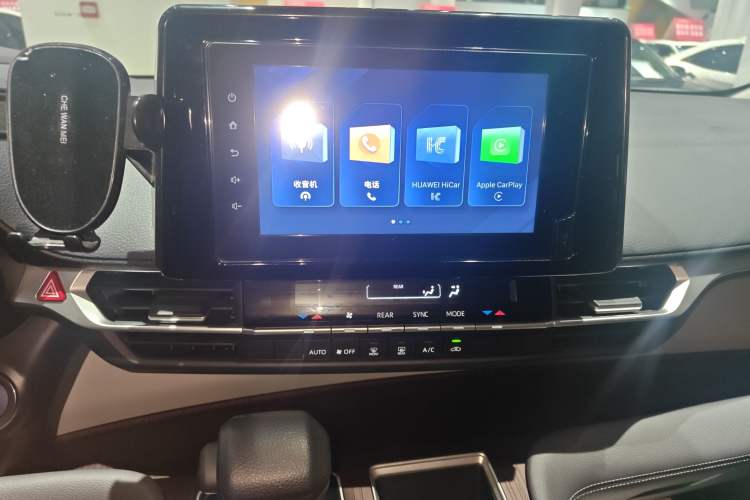 Used Toyota Granvia 2023 2.5L Hybrid Comfort Edition
