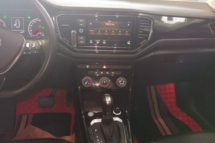 Used Volkswagen T-ROC 2019 280TSI DSG Two-Wheel Drive Comfort Version China VI Standard
