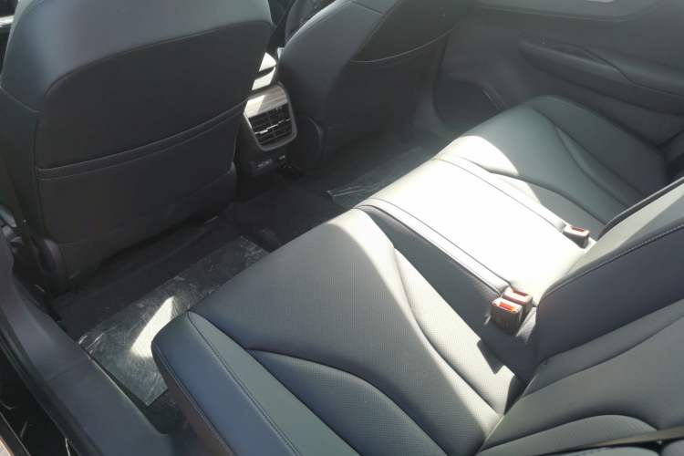 Used Hongqi E-QM5 2024 500km Range Edition
