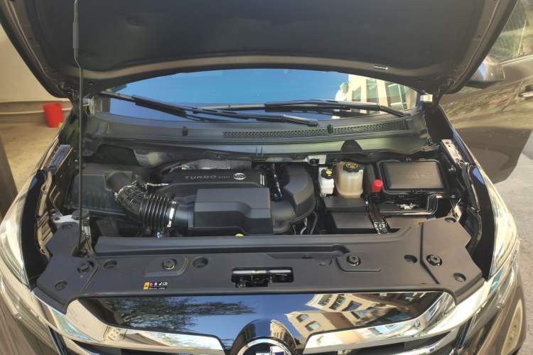 Used Buick GL8 2023 Facelifted Land Cruiser Executive Luxury Version
