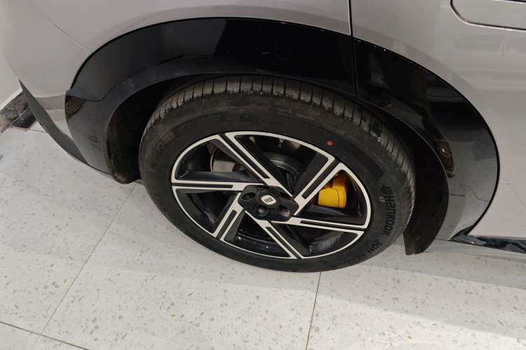 Used  YU7 2025 Ultra-Long Range All-Wheel Drive Pro Version
