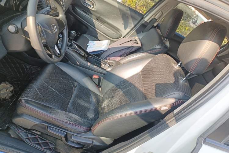 Used Honda Vezel 2015 1.5L manual two-wheel drive Comfort trim level
