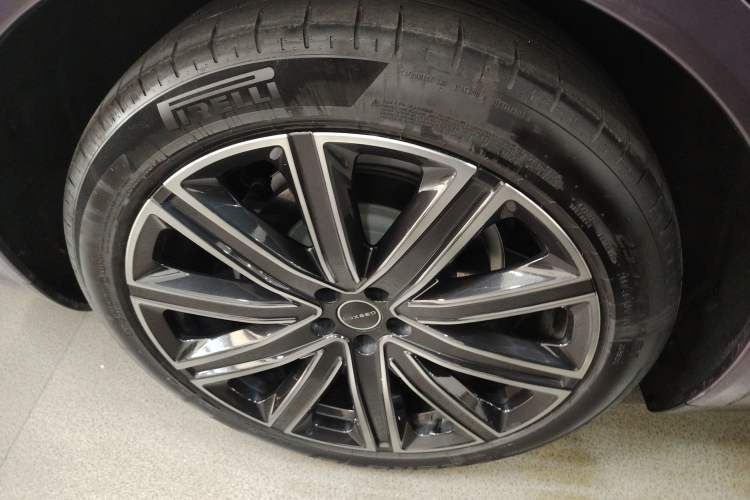 Used Hima Luxeed R7 2024 All-Electric 667 km Max
