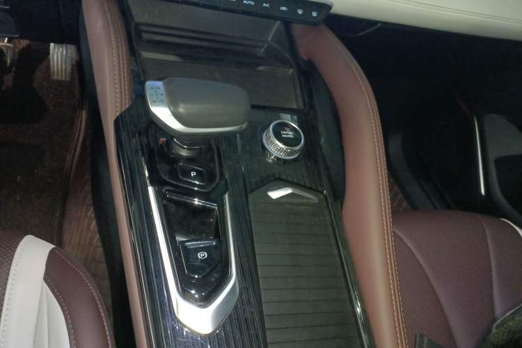 Used Geely Auto Monjaro L 2021 2.0TD DCT EVO Two-Wheel Drive Smart Luxury Version
