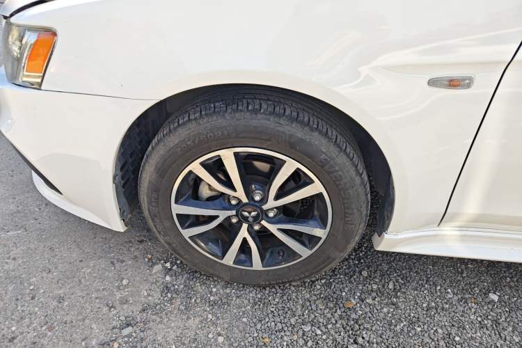 Used Mitsubishi Lancer EX 2015 1.6L Manual Fashion Edition
