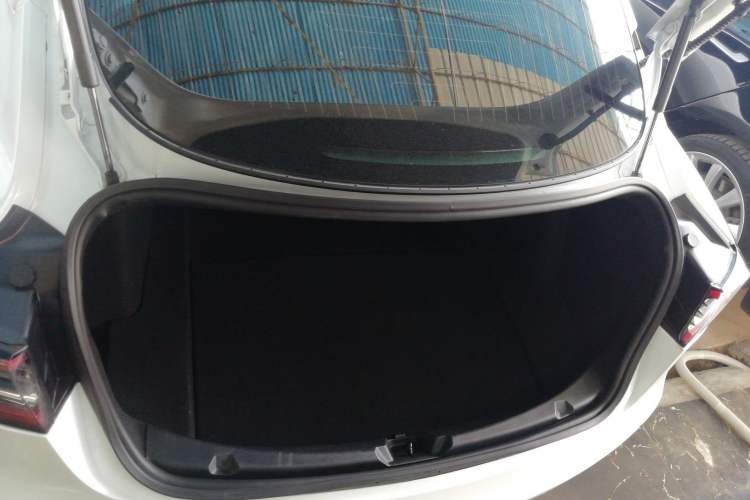 Used Tesla Model 3 2019 Long-Range All-Wheel-Drive Version
