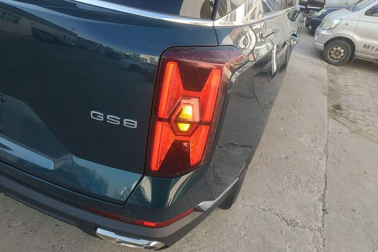 Used GAC Trumpchi GS8 2022 Linghang Series 2.0 TGDI Two-Wheel-Drive Luxury Smart Connectivity Version (7 Seats)