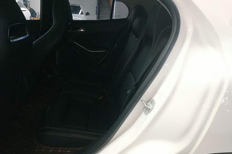 Used Mercedes-Benz GLA 2017 GLA 220 4MATIC Fashion Model
