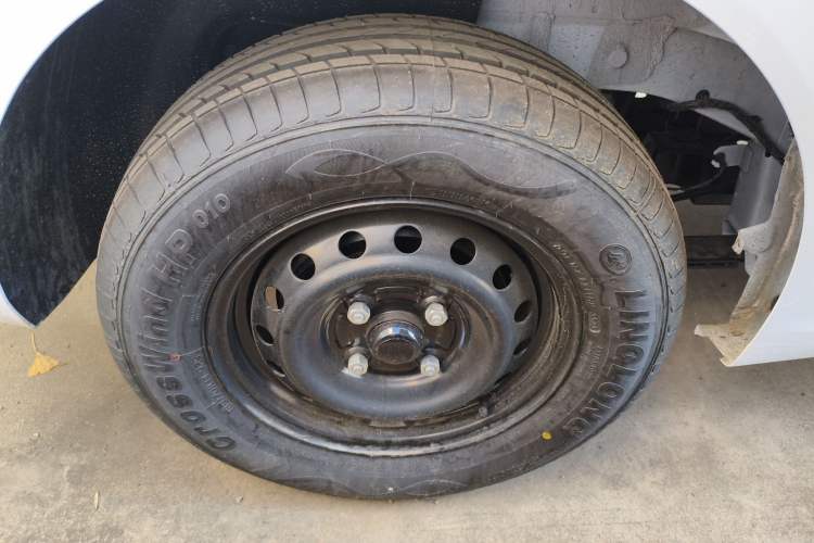 Used Wuling Hongguang New Energy 2024 All-Electric Model 300KM Practical Version
