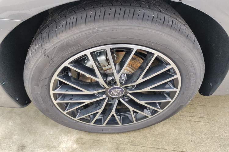 Used BYD Qin L 2024 DM-i 120KM Excellence Model
