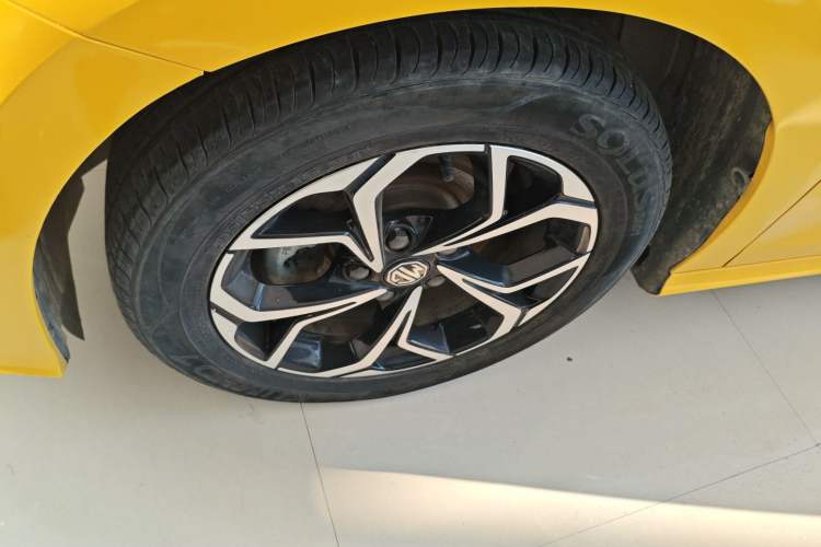 Used MG 5 2022 180 DVVT CVT Youth Luxury Edition
