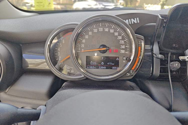 Used MINI MINI 2019 1.5T COOPER Artist