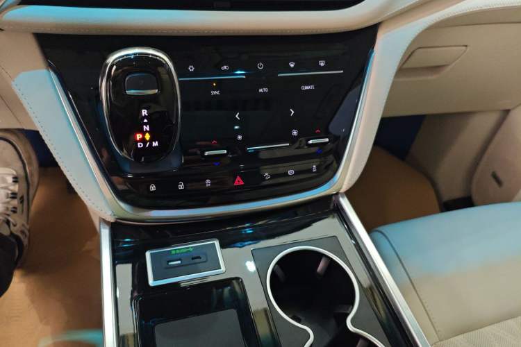 Used Buick GL8 2022 Avenir Aivia Six-Seat Deluxe Edition
