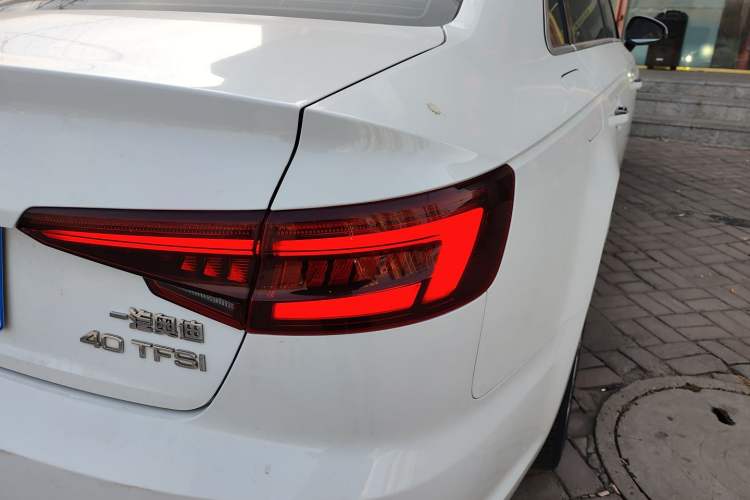 Used Audi A4L 2018 30th Anniversary Edition 40 TFSI Fashion Model
