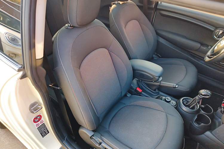 Used  MINI 2016 1.2T ONE Pioneer Edition
