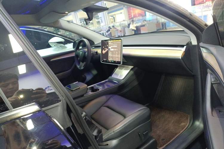 Used Tesla Model Y 2021 Standard Range Rear-Wheel Drive Version