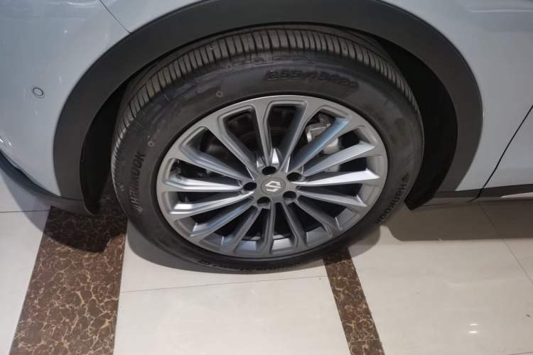 Used Leapmotor C11 2024 All-Electric 580 Luxury Edition
