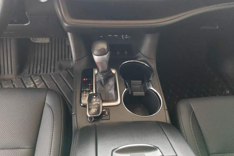 Used Toyota Highlander 2021 2.0T Four-Wheel Drive Prestige Version 7 Seats
