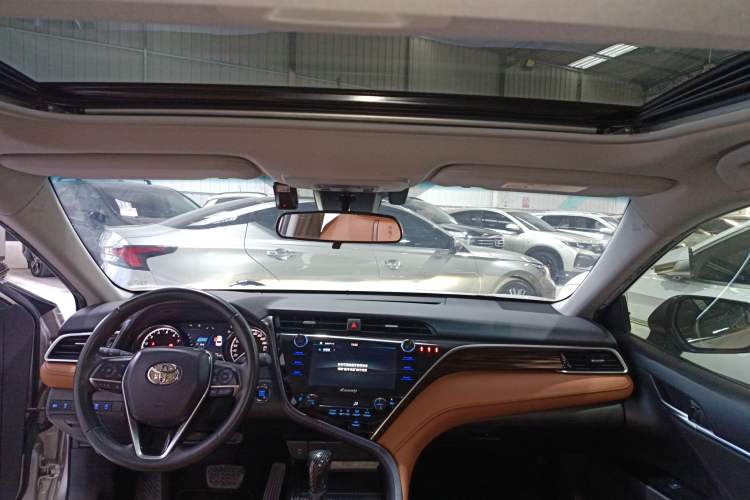 Used Toyota Camry 2019 Revised Version 2.0G Luxury Edition
