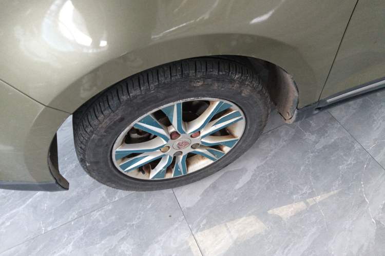 Used Baojun 730 2014 1.5L manual luxury trim 7 seats
