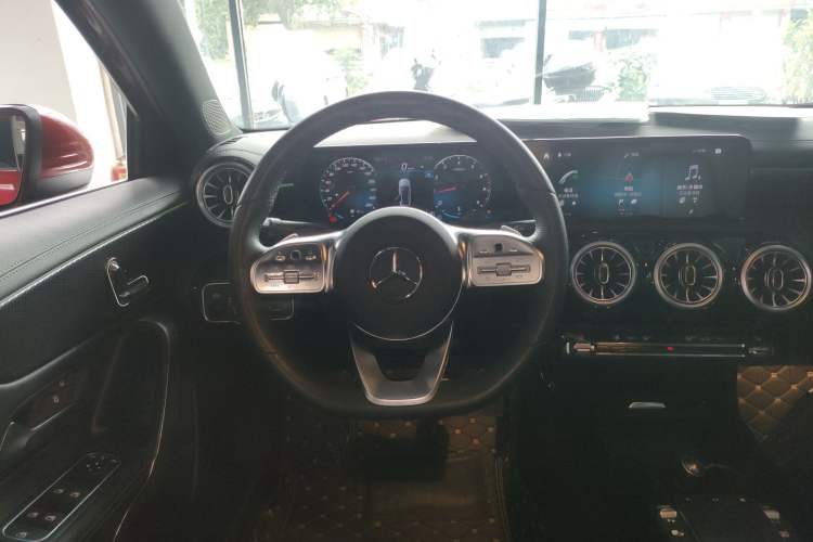 Used Mercedes-Benz A-Class 2022 Restyled A 200 L Sport Sedan Fashion Version
