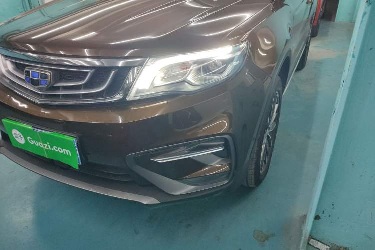 Used Geely Auto Emgrand X7 Sport 2018 1.8TD Automatic Two-Wheel Drive ZhiZun Model with 4G Connectivity