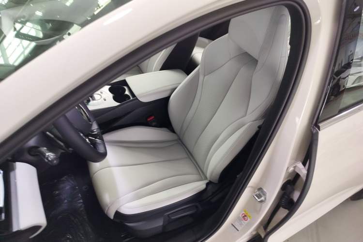 Used BYD Seal 06 New Energy 2025 DM-i Smart Drive 80KM Luxury Model
