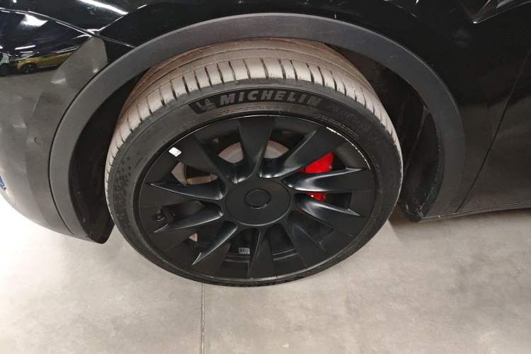 Used Tesla Model Y 2021 Long-Range All-Wheel-Drive Version
