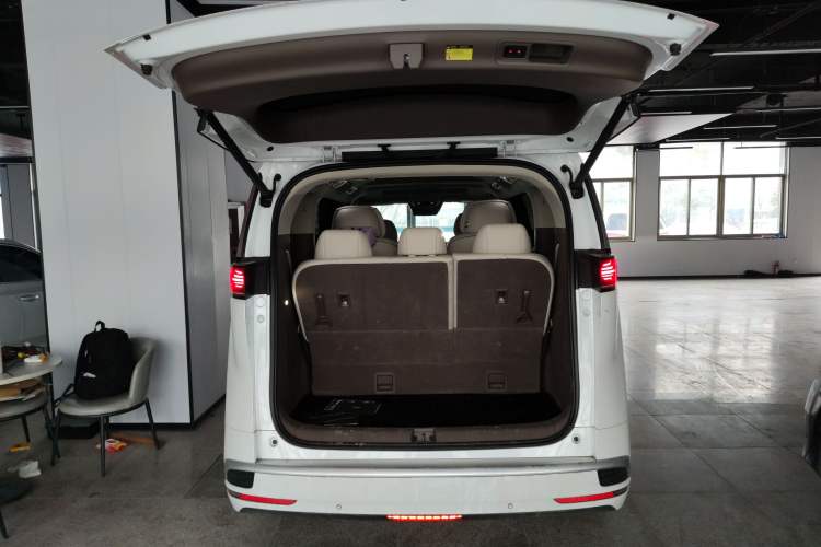 Used Denza D9 2022 DM-i 970 Four-Wheel Drive Flagship Model
