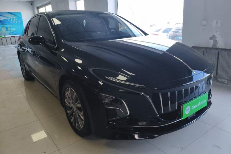 Used Hongqi E-QM5 2024 610 km PLUS
