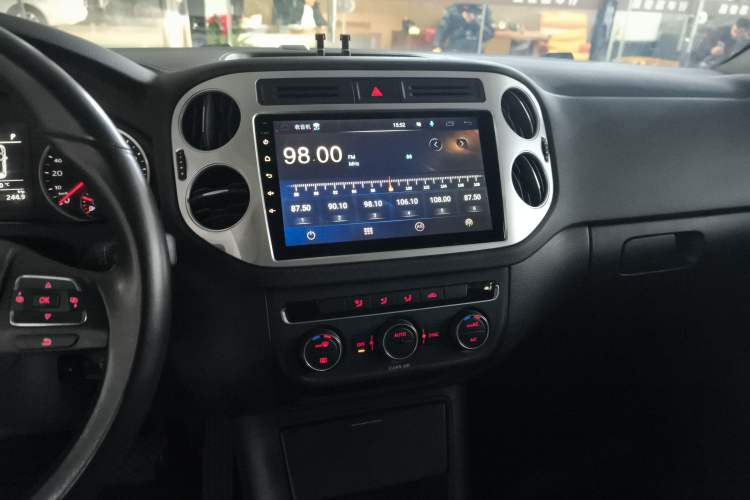 Used Volkswagen Tiguan 2017 300TSI Automatic Two-Wheel Drive Silk Road Comfort Edition
