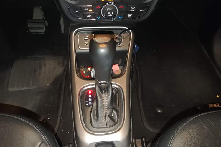 Used  Compass 2017 200T Automatic Family Edition