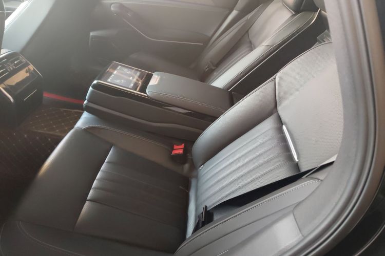 Used Hongqi H9 2023 2.0T Smart Connect Flagship Edition
