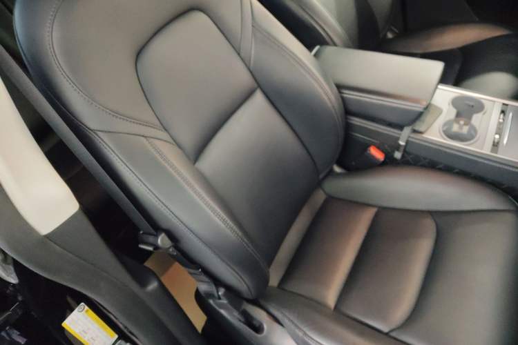 Used Tesla Model Y 2023 Rear-Wheel-Drive Version