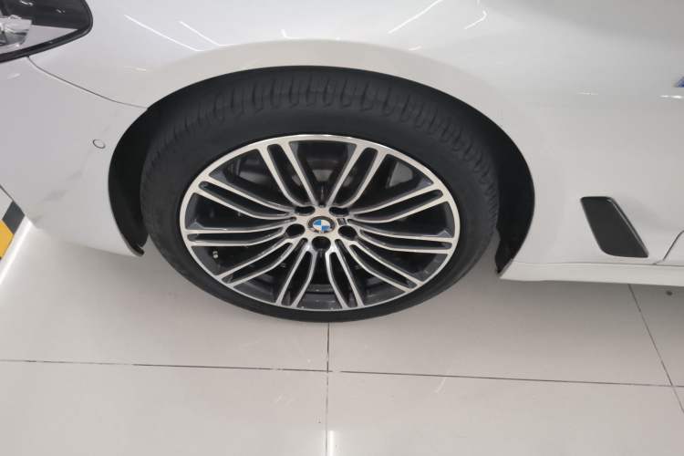 Used BMW 5 Series 2018 Restyled 530Li Leading Edition M Sport Package