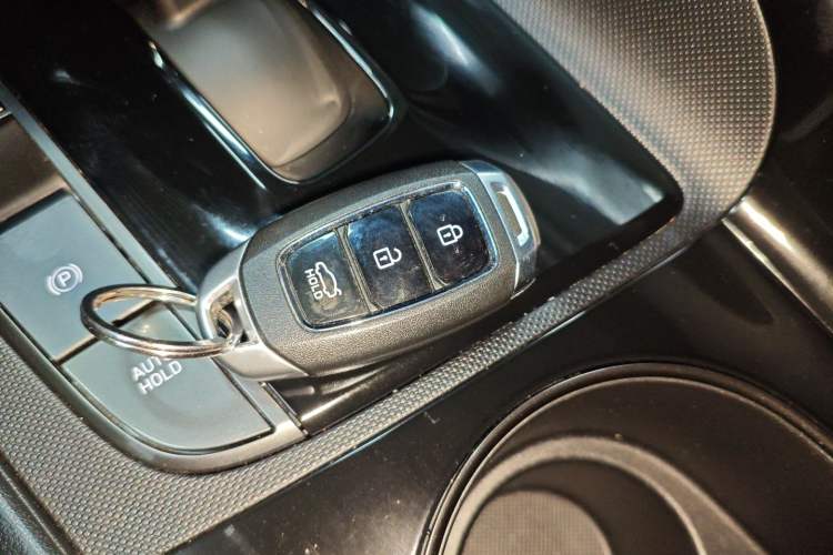 Used Hyundai Elantra 2022 240TGDi DCT LUX Prestige Edition