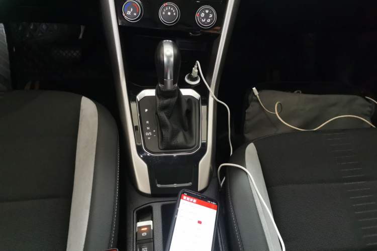 Used Volkswagen T-ROC 2020 280TSI DSG Two-Wheel-Drive Elite Version
