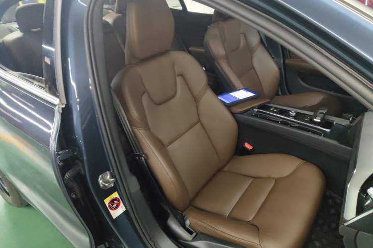 Used Volvo S60 2022 B4 Zhiyi Luxury Edition