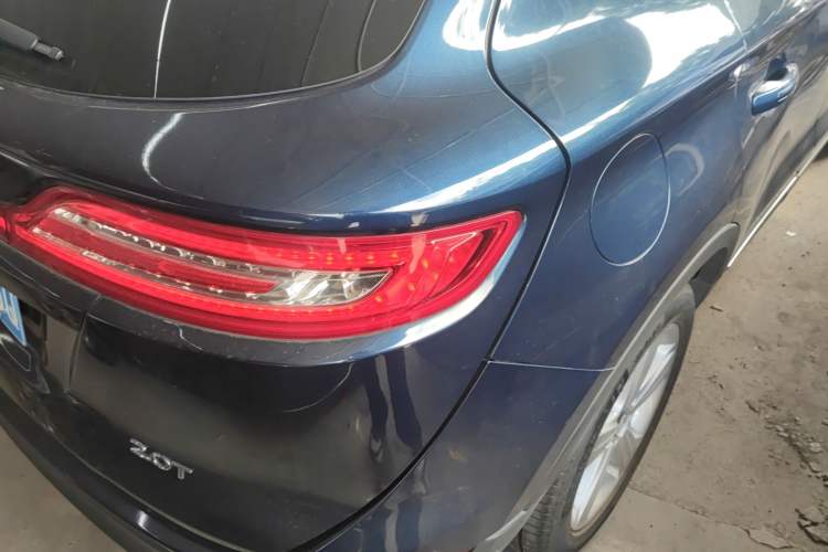 Used Lincoln MKC 2017 2.0T Two-Wheel Drive Deluxe Edition
