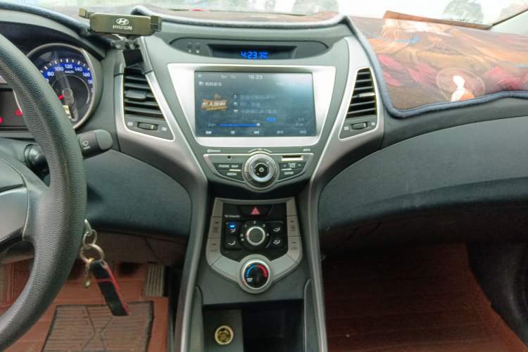 Used Hyundai Elantra 2016 1.6L Manual Fashion Edition
