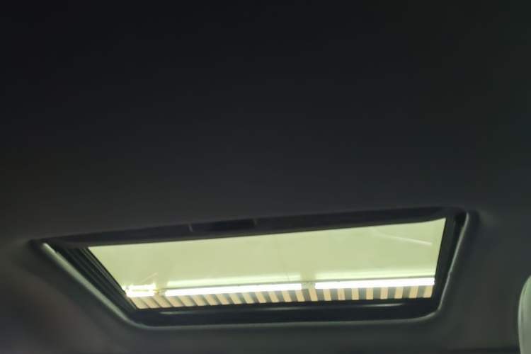 Used Toyota Granvia 2023 2.5L Hybrid Prestige VIP Edition
