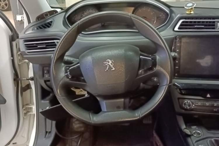 Used Peugeot 308 2016 1.6L Automatic Fashion Edition