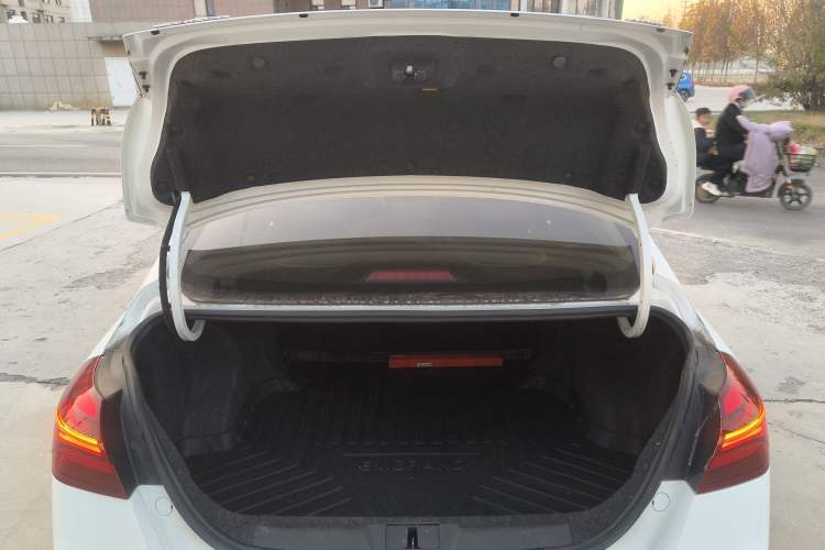 Used Geely Auto Emgrand 2019 Leading Edition 1.5L Manual Upward Asian Games Edition China VI
