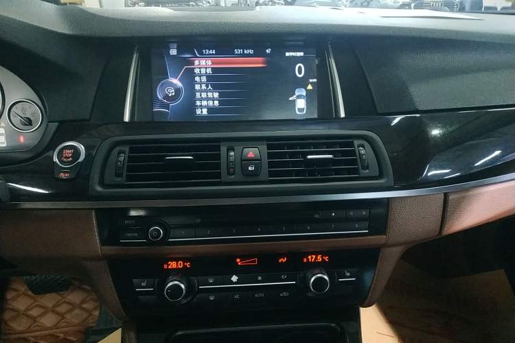 Used BMW 5 Series 2014 525Li Leading Model
