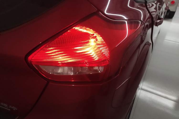 Used Ford Focus 2017 Hatchback EcoBoost 125 Automatic - Ultra-Powerful Style Edition with Smart Drive Features
