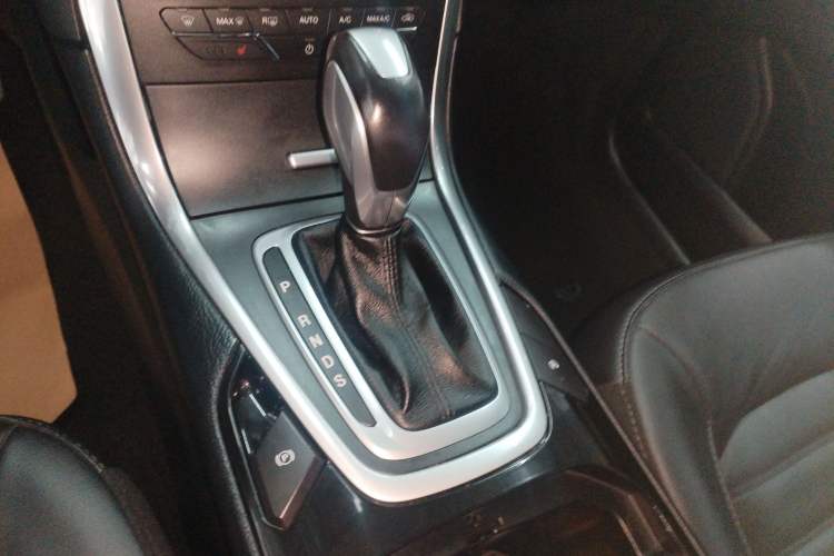 Used Ford Edge 2018 EcoBoost 245 Two-Wheel-Drive Titanium 7-Seater China V Standard