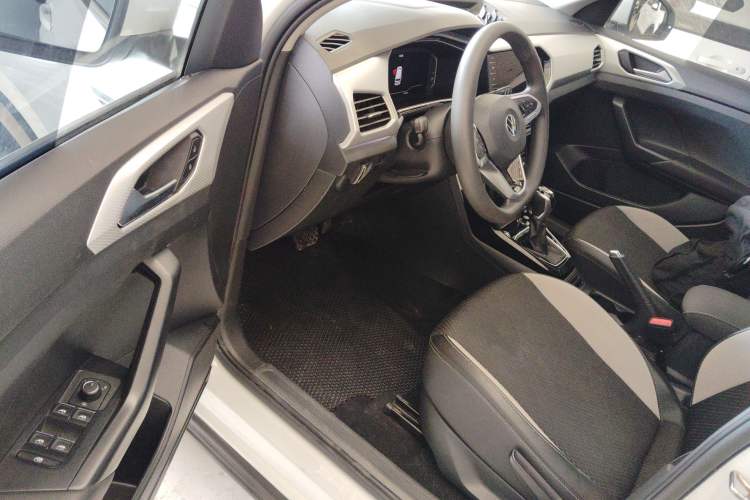 Used Volkswagen Tacqua 2021 200TSI DSG JoyConnect Edition
