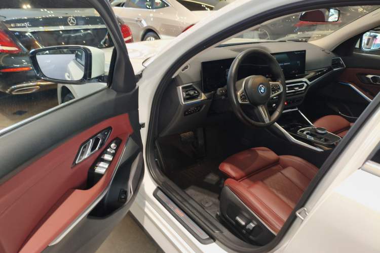 Used BMW i3 2022 eDrive 35 L