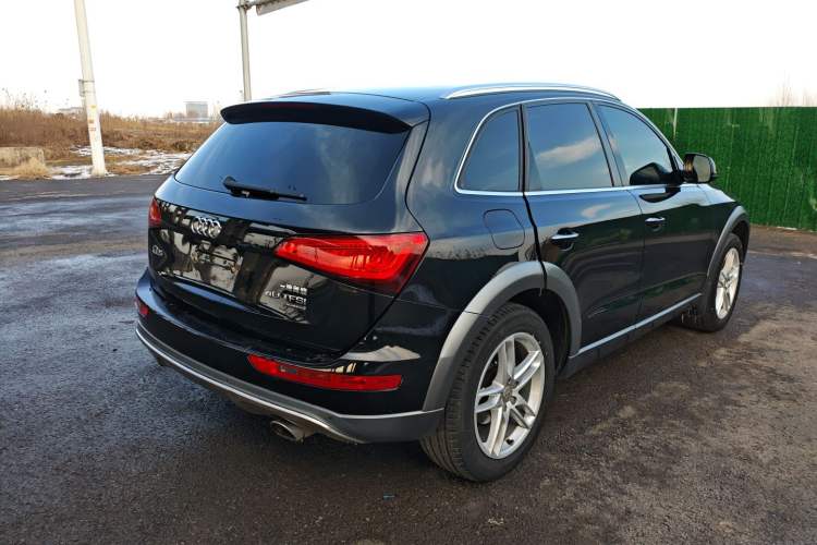 Used Audi Q5 2018 Collector's Edition 40 TFSI Technology Model

